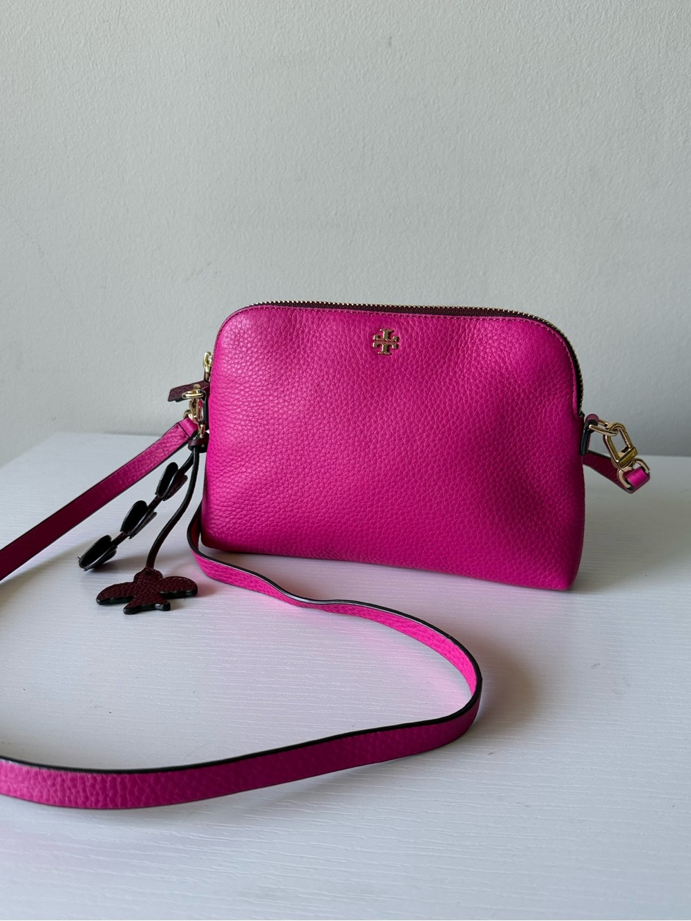 Tory Burch Pebbled Leather Crossbody Bag – Hot Pink